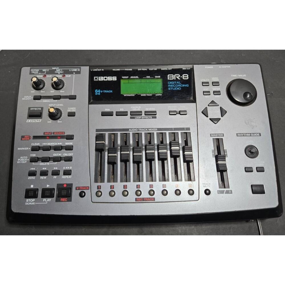 BOSS BR-864 8-TRACK DIGITAL STUDIO